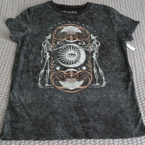 The Sun / The Moon Wound up t-shirt NWT - Picture 1 of 8